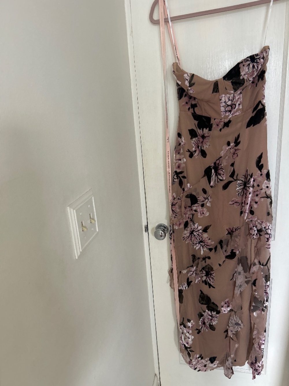 Long women’s dress great for wedding tag still attached never worn